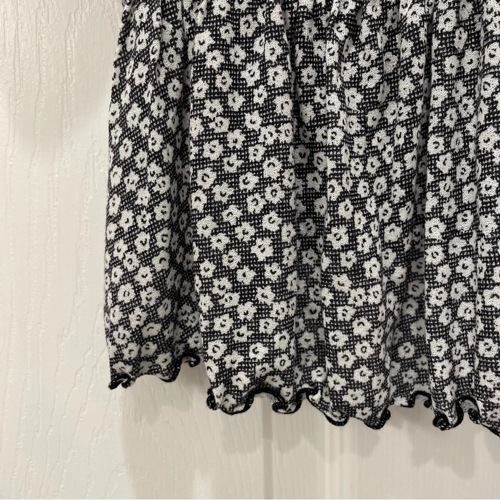 Urban Outfitters Floral Top - Picture 9 of 13